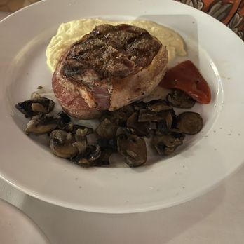 Asador Vasco - Steak with mushrooms. - Steakhouses Near Me - Oaxaca, OAX Asador Vasco - Steak with mushrooms. - Steakhouses Near Me - Oaxaca, OAX