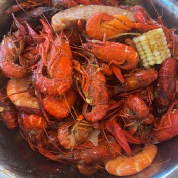 Willie's Grill & Icehouse - Crawfish Platter $49.99- very small, terrible flavor, not spicy at all & didn't come with what was listed. - American Near Me - Spring, Texas