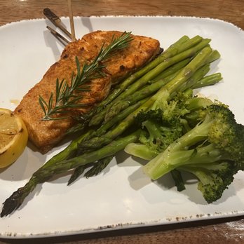 Seed to Table - Grilled salmon with broccoli and asparagus - Grocery Near Me - Naples, Florida Seed to Table - Grilled salmon with broccoli and asparagus - Grocery Near Me - Naples, Florida