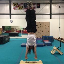 Mr Matt doing his trademark gorgeous handstand on the Hand Balancer