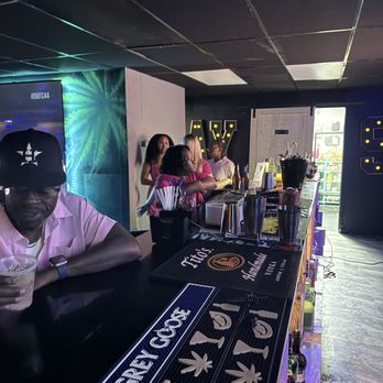 Sugar Ray’s - Sports Bars Near Me - Humble, Texas