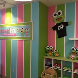 sweetFrog Premium Frozen Yogurt