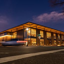 Exterior photo of Redmond Library - Redmond, Oregon Exterior photo of Redmond Library - Redmond, Oregon