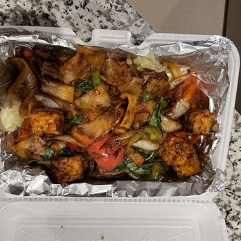 Spice Thai Cuisine - Tofu Drunken Noodles - Thai Near Me - Frederickburg, Virginia Spice Thai Cuisine - Tofu Drunken Noodles - Thai Near Me - Frederickburg, Virginia