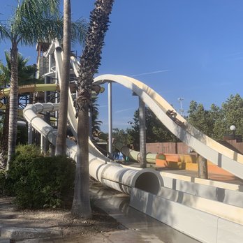 Six Flags Hurricane Harbor - Silde - Water Parks Near Me - Valencia, California Six Flags Hurricane Harbor - Silde - Water Parks Near Me - Valencia, California