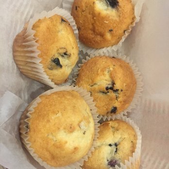 Lips - Warm Blueberry Muffins - Bars Near Me - San Diego, California Lips - Warm Blueberry Muffins - Bars Near Me - San Diego, California
