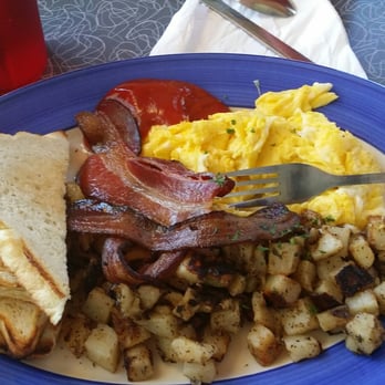 Lake Effect Diner - Double bacon and eggs, with home fries amd toasts - Diners Near Me - Buffalo, New York Lake Effect Diner - Double bacon and eggs, with home fries amd toasts - Diners Near Me - Buffalo, New York