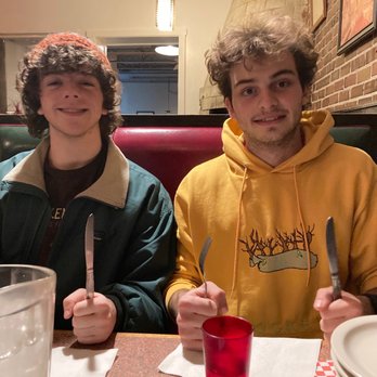 Borelli's Pizzeria - We love eating at Borellis pizza they always make it very delicious because their secret ingredient is love - Pizza Near Me - Chicago, Illinois