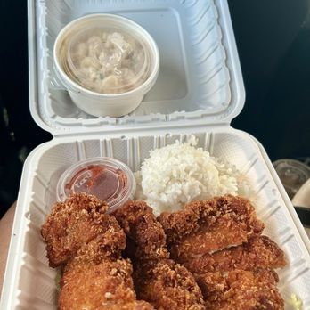 Pine Tree Cafe - Breakfast & Brunch Near Me - Kailua-Kona, Hawaii