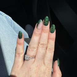 Cleo NailSpa - Manicure (shellac w/ tips)