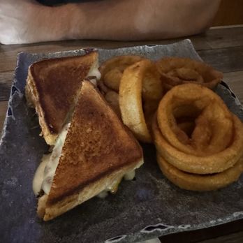 Hammers Pub and Grub - Grilled cheese with braised beef and onion rings - Pubs Near Me - Lake City, Michigan