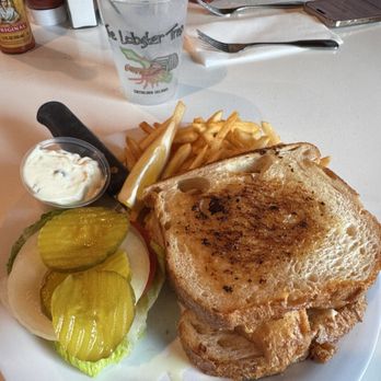 The Lobster Trap - Cod Sandwich - Seafood Near Me - Avalon, California