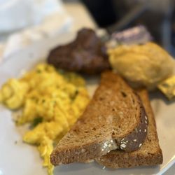 Huey's On the River - Steak and eggs