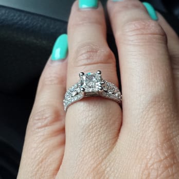 1-800 Loose Diamonds - 1.3 cushion cut GIA certified stone surrounded by nearly 70 diamonds. Beautiful. - Jewelry Near Me - Los Angeles, California 1-800 Loose Diamonds - 1.3 cushion cut GIA certified stone surrounded by nearly 70 diamonds. Beautiful. - Jewelry Near Me - Los Angeles, California