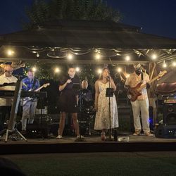 Savannah Chanelle Vineyard - Electric X Band playing Saturday Night Music Line Up