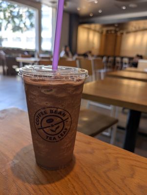 The Coffee Bean & Tea Leaf by null