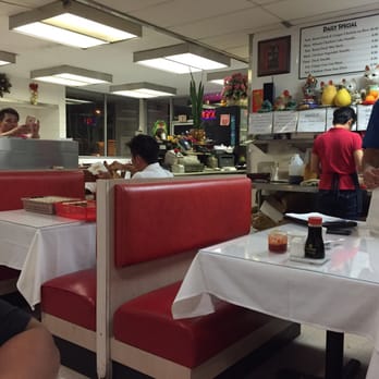 Golden Duck - dine in area - Seafood Near Me - Honolulu, Hawaii Golden Duck - dine in area - Seafood Near Me - Honolulu, Hawaii