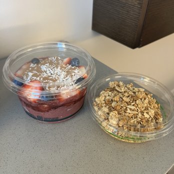 Moberi - Regular Custom Bowl (16oz) - Acai Bowls Near Me - Portland, Oregon Moberi - Regular Custom Bowl (16oz) - Acai Bowls Near Me - Portland, Oregon