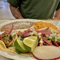 Taquiza - Carnitas tacos with rice and beans