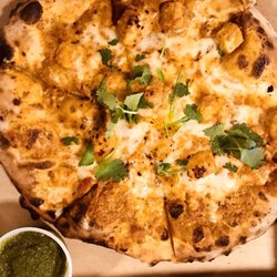 Paneer tikka pizza