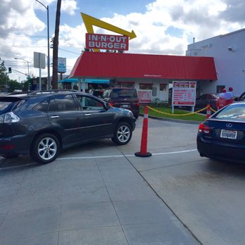 In-N-Out Burger - Outside - Burgers Near Me - Pasadena, California
