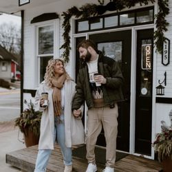 Taylor’s Coffee And Creamery - Taylor's entrance