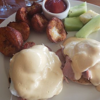 Cooks Tavern - eggs Benedict - New American Near Me - Tacoma, Washington Cooks Tavern - eggs Benedict - New American Near Me - Tacoma, Washington