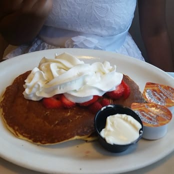 Mount Ivy Diner - Pancakes with Strawberries - New American Near Me - Pomona, New York