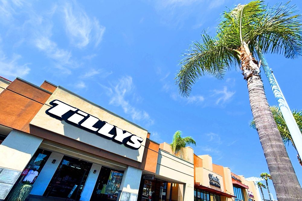Tillys Logo