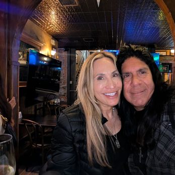 Hennessey's Tavern - Kristina & Gordon - Irish Near Me - Hermosa Beach, California Hennessey's Tavern - Kristina & Gordon - Irish Near Me - Hermosa Beach, California