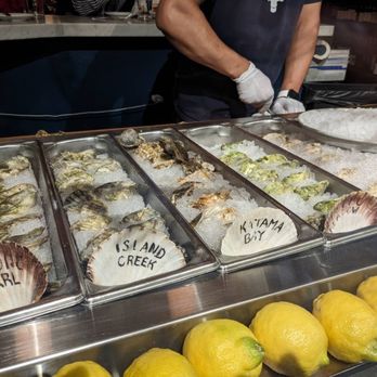 Neptune Oyster - Seafood Near Me - Boston, Massachusetts
