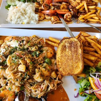 El Cangrejo Bar & Grill - Shrimp fajitas and seafood paella - Seafood Near Me - Chicago, Illinois El Cangrejo Bar & Grill - Shrimp fajitas and seafood paella - Seafood Near Me - Chicago, Illinois