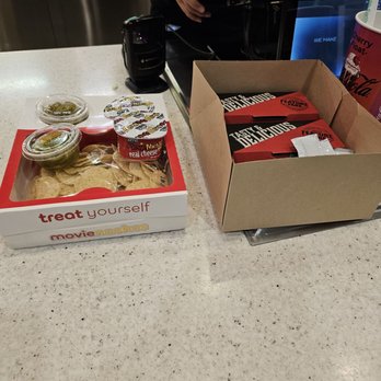 AMC Santa Anita 16 - Nachos and hotdogs - Cinema Near Me - Arcadia, California