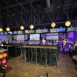 FatCats - Surprise - Bowling and seating