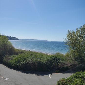 Discovery Park - greenery in front of the water - Parks Near Me - Seattle, Washington Discovery Park - greenery in front of the water - Parks Near Me - Seattle, Washington