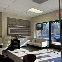 Trendy Nails & Spa - Waiting area