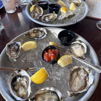 Puerto 27 Peruvian Kitchen & Pisco Bar - Oyster Bar - Peruvian Near Me - Pacifica, California