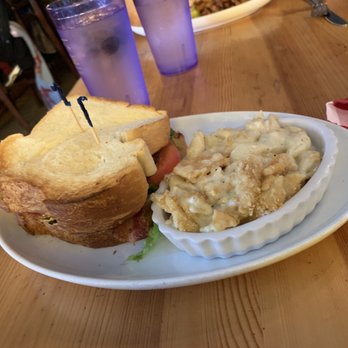 Salt + Smoke - BLT with Mac and Cheese - Bars Near Me - Saint Louis, Missouri Salt + Smoke - BLT with Mac and Cheese - Bars Near Me - Saint Louis, Missouri