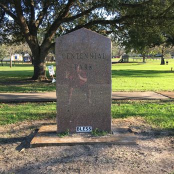 Yoakum Centennial Park - Parks Near Me - Yoakum, Texas
