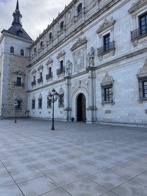 Alcázar de Toledo by null