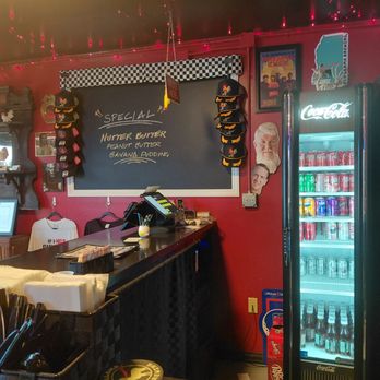 Rip'N Hot Chicken - Very cute decor throughout - Sports Bars Near Me - Biloxi, Mississippi Rip'N Hot Chicken - Very cute decor throughout - Sports Bars Near Me - Biloxi, Mississippi