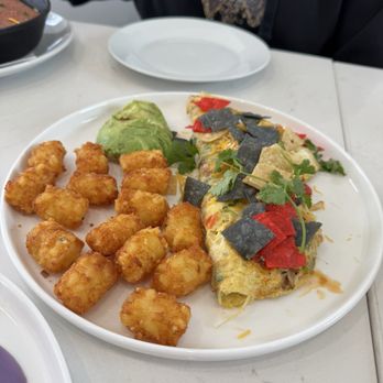 Bites & Bashes Cafe - Cafes Near Me - Lomita, California