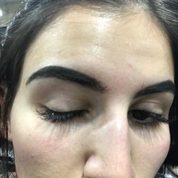 WAY too much glue... lashes stuck together....