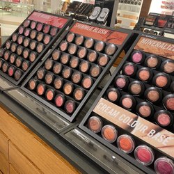 MAC Cosmetics