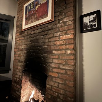 Van Gogh Wine Bar - Dining area with working fireplace #2 - Wine Bars Near Me - Nashville, Tennessee Van Gogh Wine Bar - Dining area with working fireplace #2 - Wine Bars Near Me - Nashville, Tennessee