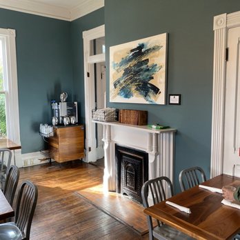 Biscuit Love - Franklin - Dining area - Breakfast & Brunch Near Me - Franklin, Tennessee Biscuit Love - Franklin - Dining area - Breakfast & Brunch Near Me - Franklin, Tennessee