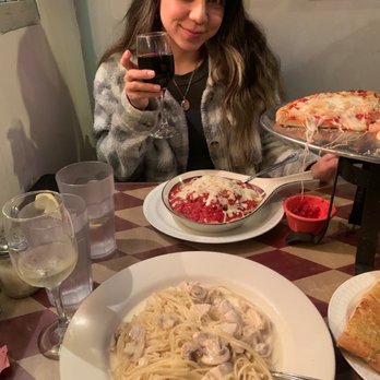 Compari's - Chicken Limone Linguini , Chicken Parmesana - Pizza Near Me - Los Angeles, California