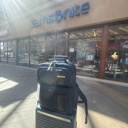Samsonite Outlet - My new luggage, including some cubes that are inside that you can't see