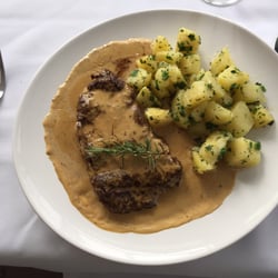 Bené da Flauta - Filé ao molho de mostarda acompanhado por batata sautée