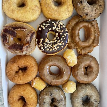 ST Donuts - Dozen donuts for $9.99 - Donuts Near Me - San Antonio, Texas ST Donuts - Dozen donuts for $9.99 - Donuts Near Me - San Antonio, Texas